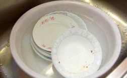 陶瓷碗怎么清洗（刚买的陶瓷碗怎么清洗）