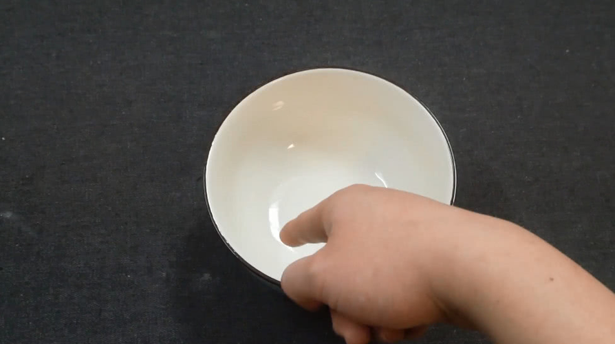 陶瓷碗怎么清洗（刚买的陶瓷碗怎么清洗）-图3